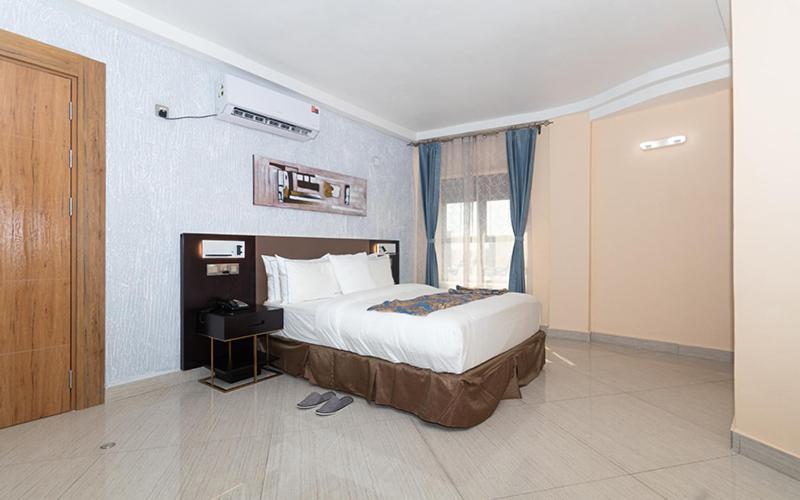 Hotel Le Figaro Douala Exteriör bild
