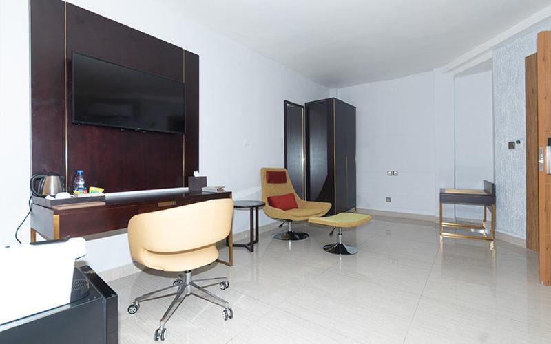 Hotel Le Figaro Douala Exteriör bild