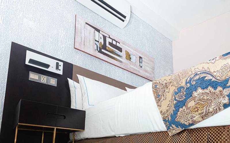 Hotel Le Figaro Douala Exteriör bild