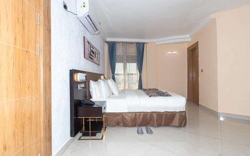 Hotel Le Figaro Douala Exteriör bild