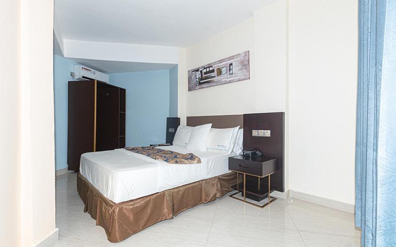 Hotel Le Figaro Douala Exteriör bild