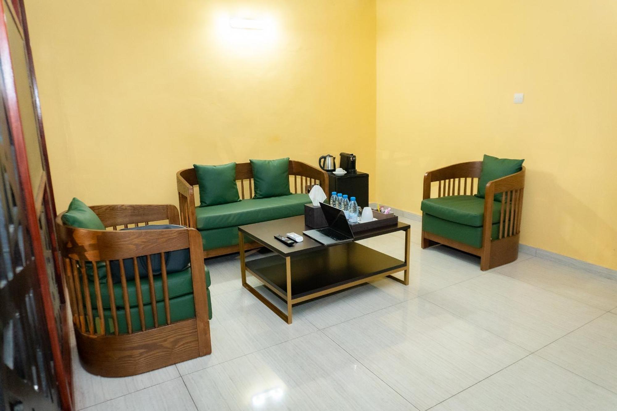 Hotel Le Figaro Douala Exteriör bild