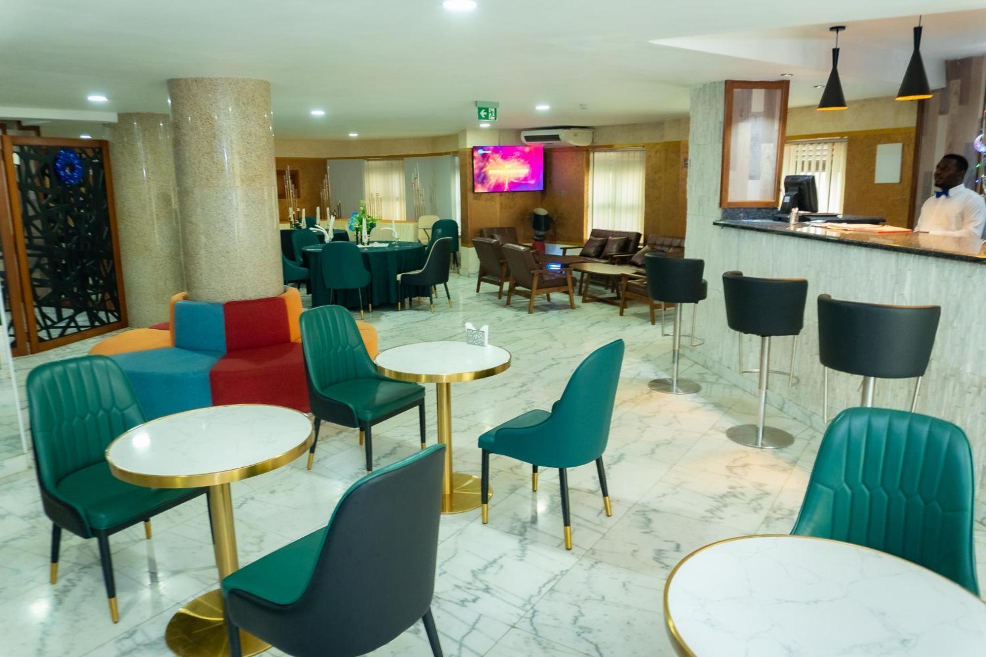 Hotel Le Figaro Douala Exteriör bild