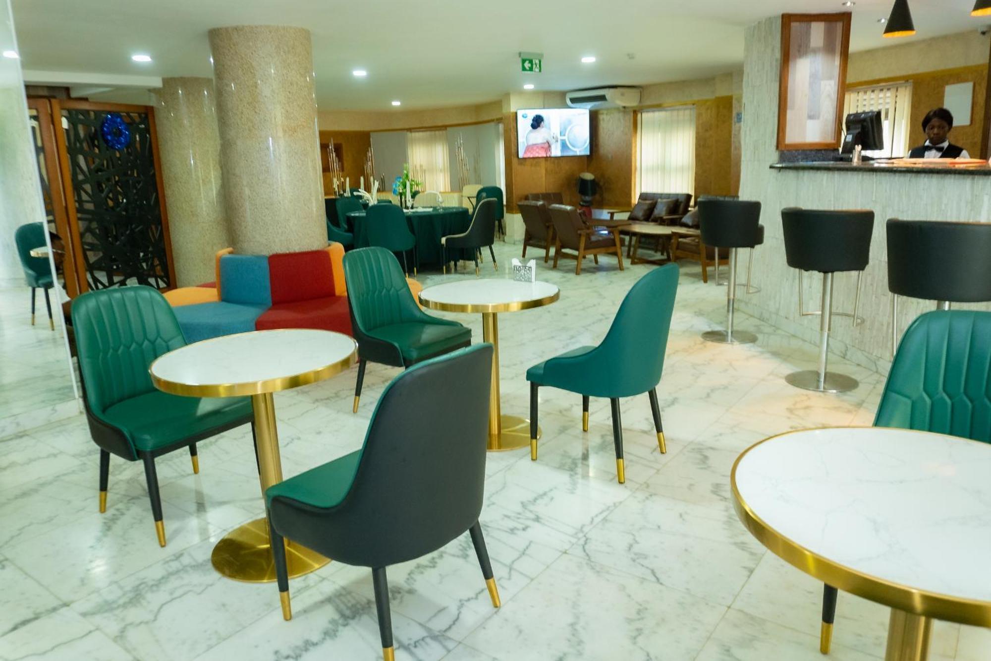 Hotel Le Figaro Douala Exteriör bild